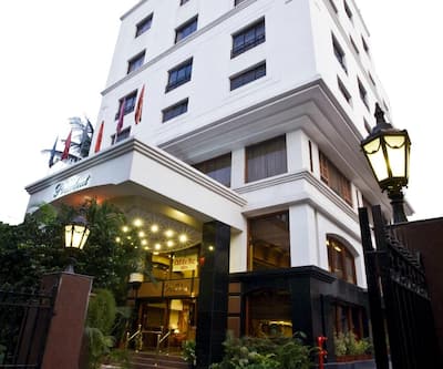 https://imgcld.yatra.com/ytimages/image/upload/t_hotel_yatra_city_desktop/v1434112788/Domestic Hotels/Hotels_Pune/The President Hotel/Exterior.jpg